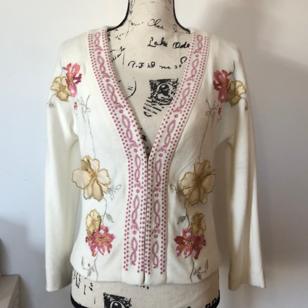 Gorgeous Flower Embellished Cardigan Sweater